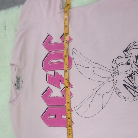FOREVER 21 AC/DC "Fly On The Wall" Graphic Tee ~ NWOT - Picture 9 of 10